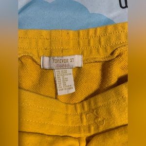 Super cute and cheap yellow sweatpants, extremely comfortable for your kid